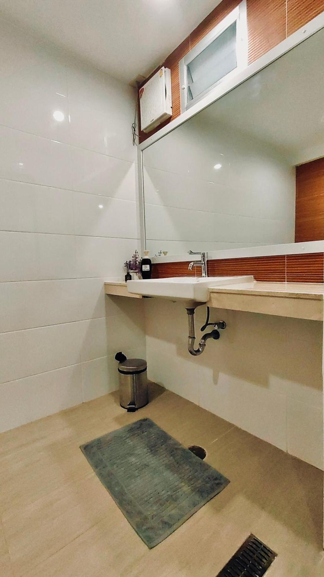 Whole 3-Storey House Right In The Local Community. Bangkok Exterior photo